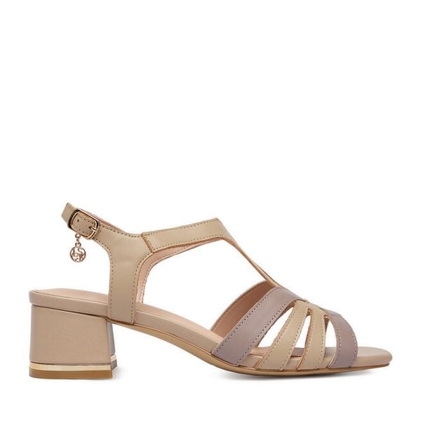 Sandały Lasocki. Brązowe sandały Lasocki, bez wzorów, bez obcasa, na słupku, bez zapięcia. Za 199.99 zł.