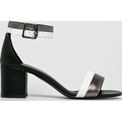 Badura - Sandały. Czarne sandały Badura, bez wzorów, z materiału, bez obcasa, na obcasie, bez zapięcia. W wyprzedaży za 219.90 zł.