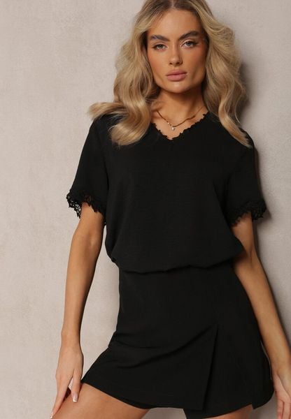 Czarna Bluzka z Trójkątnym Dekoltem Ozdobiona Siateczką Tirvana. Czarne bluzki Renee, l, bez wzorów, z jeansu, casualowe, bez kołnierzyka, bez ramiączek. Za 59.99 zł.