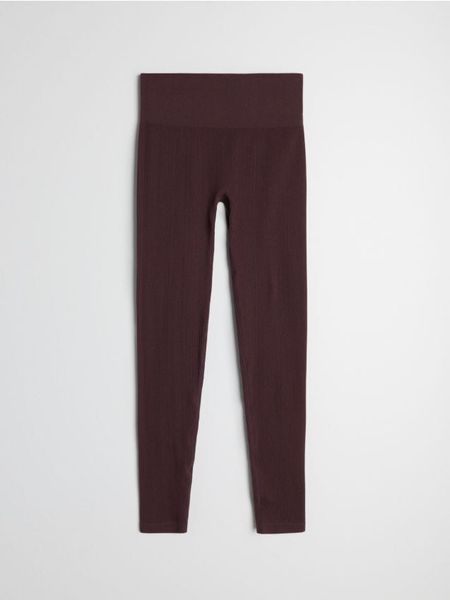 Prążkowane legginsy comfort - bordowy. Czerwone legginsy Sinsay, l, bez wzorów, prążkowane, na fitness i siłownię. Za 39.99 zł.