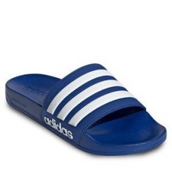 Klapki adidas. Niebieskie klapki Adidas, bez wzorów, bez obcasa. Za 89.99 zł.