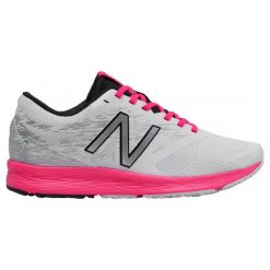 New Balance Buty Sportowe wflshlw1. Obuwie sportowe marki New Balance. W wyprzedaży za 209.00 zł.
