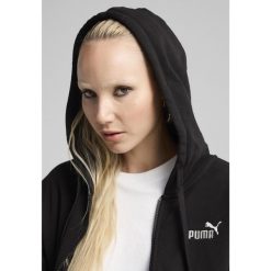 Damska rozpinana bluza z kapturem i małym logo ESS Comfort PUMA Black. Czarne bluzy Puma, s, bez wzorów, z kapturem. W wyprzedaży za 124.00 zł.