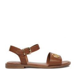 Sandały Beverly Hills Polo Club. Brązowe sandały Beverly Hills Polo Club, bez wzorów, bez obcasa, na płaskiej podeszwie, bez zapięcia. Za 249.99 zł.