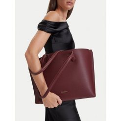 Torebka GINO ROSSI. Czerwone shopper Gino Rossi, bez wzorów, bez dodatków. Za 299.99 zł.