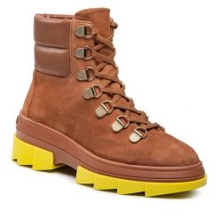 Trapery Stuart Weitzman. Brązowe trapery i śniegowce Stuart Weitzman. Za 2,619.00 zł.