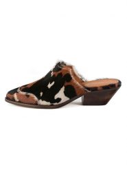 Loft37 Skórzane klapki w kolorze brązowo-kremowym rozmiar: 37. Brązowe klapki loft37, bez wzorów, bez obcasa. Za 448.99 zł.