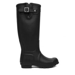 Kalosze Hunter. Czarne kalosze Hunter, bez wzorów. Za 279.99 zł.