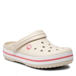 Klapki Crocs. Brązowe klapki Crocs, bez wzorów, bez obcasa. Za 177.99 zł.