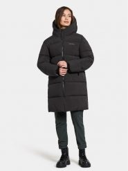 Didriksons Płaszcz zimowy Nomi Wns Parka 3 504832 Czarny Regular Fit. Czarne parki Didriksons, na zimę, bez wzorów, z syntetyku, bez kaptura. Za 1,039.00 zł.