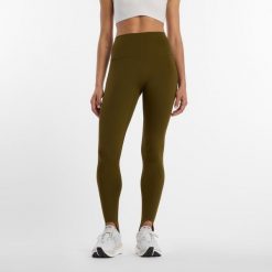 Legginsy damskie do biegania New Balance Sleek WP53168WDL – zielone. Zielone legginsy New Balance, s, bez wzorów, z lycry, z podwyższonym stanem. Za 429.99 zł.