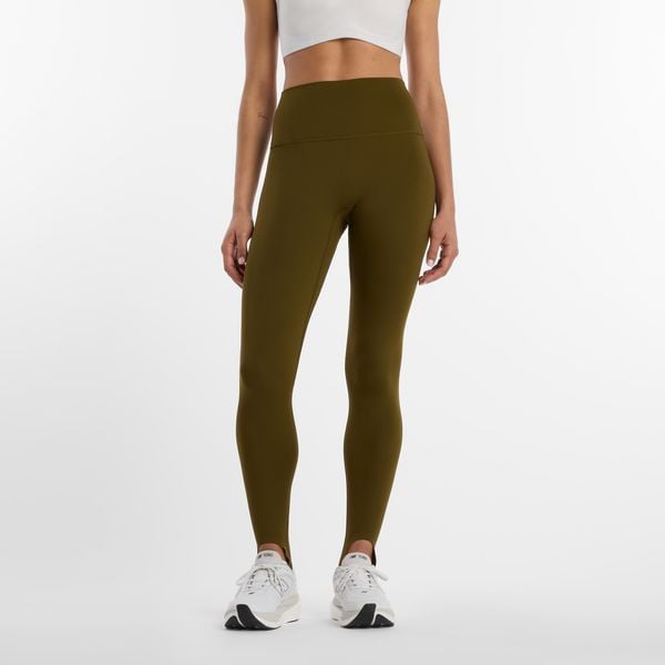 Legginsy damskie do biegania New Balance Sleek WP53168WDL – zielone. Zielone legginsy New Balance, s, bez wzorów, z lycry, z podwyższonym stanem, do biegania. Za 429.99 zł.
