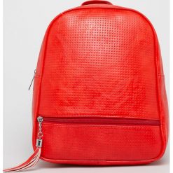 Answear - Plecak. Czerwone plecaki ANSWEAR, bez wzorów, z materiału. W wyprzedaży za 49.90 zł.
