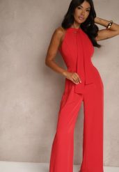 Czerwony Kombinezon Wide Leg z Ozdobnym Wiązaniem przy Szyi Silelia. Czerwone sukienki Renee, na co dzień, l, bez wzorów, eleganckie, bez kołnierzyka, bez ramiączek, kopertowe. Za 99.99 zł.