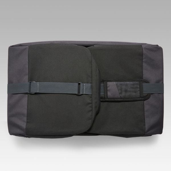 Torba sportowa Kipsta Hardcase 75 L. Czarne torby na ramię KIPSTA, bez wzorów, z gumy, sportowe, na ramię, duże, bez dodatków. Za 129.99 zł.