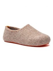 Comfortfusse Kapcie w kolorze brązowym rozmiar: 41. Brązowe obuwie domowe Comfortfüße, bez wzorów, z materiału, bez zapięcia. Za 176.08 zł.