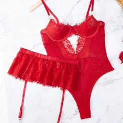 Body z koronką na wyjątkowe okazje Leny. Niebieskie body Intica, l, bez wzorów, z koronki. Za 169.00 zł.