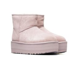 Damskie śniegowce Ugg W Classic Mini Platform PSK 1134991-PSK. Czerwone trapery i śniegowce UGG, z gumy. Za 499.00 zł.