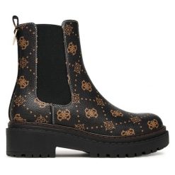 Sztyblety Guess. Brązowe botki Guess, z aplikacjami, bez obcasa, na płaskiej podeszwie, bez zapięcia. Za 679.99 zł.