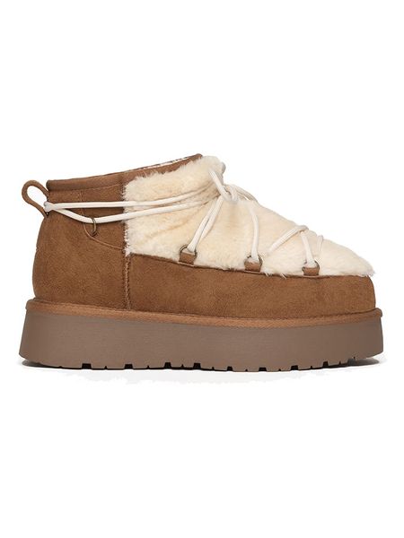 ISLAND BOOT Botki "Illona" w kolorze kremowo-jasnobrązowym rozmiar: 41. Brązowe botki Island Boot, bez wzorów, bez obcasa, na platformie, bez zapięcia. Za 129.95 zł.