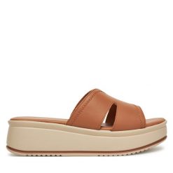 Klapki Lasocki. Brązowe klapki Lasocki, bez wzorów, bez obcasa. Za 119.99 zł.