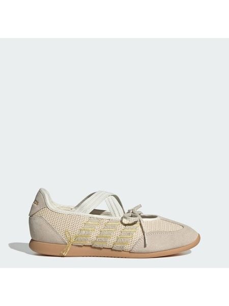 Adidas Baleriny Barreda Mary Jane KI3380 Beżowy. Brązowe baleriny Adidas, bez wzorów, ze skóry, bez obcasa. Za 226.99 zł.