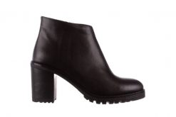 Botki Bayla-196 969601 Siy Soft 196030, Czarny, Skóra naturalna - 40. Czarne botki Bayla, bez wzorów, ze skóry, bez obcasa, bez zapięcia. W wyprzedaży za 134.10 zł.