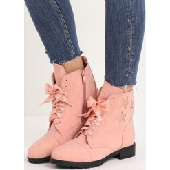 Różowe Botki Sunlight. Czerwone botki Born2be, bez wzorów, z okrągłym noskiem, bez obcasa, na płaskiej podeszwie, bez zapięcia. Za 69.99 zł.