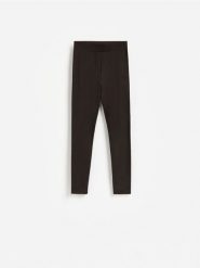 Legginsy z bawełną - ciemnobrązowy. Brązowe legginsy Reserved, l, bez wzorów, z bawełny. Za 39.99 zł.