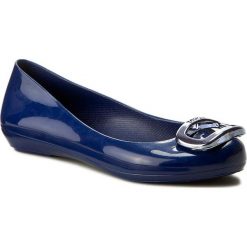 Baleriny ZAXY - Pop Charm Fem 81999 Navy 90109 W285015. Niebieskie baleriny Zaxy, bez wzorów, z tworzywa sztucznego, bez obcasa. W wyprzedaży za 99.00 zł.