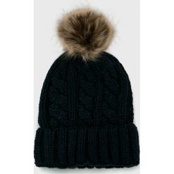 Haily's - Czapka. Czerwone czapki Haily's, bez wzorów, z dzianiny. W wyprzedaży za 29.90 zł.