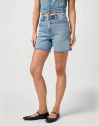 DAMSKIE SPODENKI WRANGLER COWBOY SHORT 5 INCH DALLAS 112362703. Szorty Wrangler, bez wzorów. Za 189.99 zł.