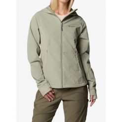 Kurtka softshell damska Columbia Sweet As III Hooded Softshell. Zielone kurtki sportowe Columbia, bez wzorów, z softshellu, bez kaptura, trekkingowe. Za 312.89 zł.