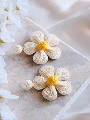 Lodie Silver Kolczyki-wkrętki rozmiar: onesize. Białe kolczyki Lodie Silver, sztuczne. Za 43.99 zł.