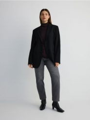 Jeansy mom fit - szary. Szare jeansy Reserved, bez wzorów. W wyprzedaży za 109.99 zł.