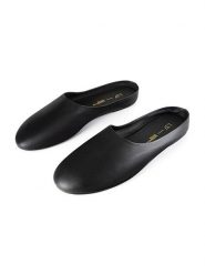 Loft37 Skórzane klapki "Allato" w kolorze czarnym rozmiar: 39. Czarne klapki loft37, bez wzorów, bez obcasa. Za 283.48 zł.