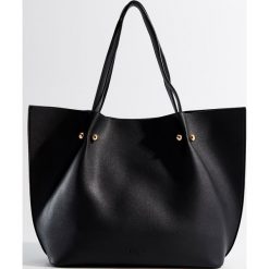 Torba shopper z kosmetyczką - Czarny. Kufry i kosmetyczki Mohito. W wyprzedaży za 59.99 zł.