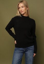 Czarny Sweter z Wełną i Wiskozą o Prostym Fasonie z Półgolfem Giolera. Czarne swetry Born2be, s, bez wzorów, z wełny, bez ramiączek. Za 109.99 zł.