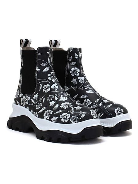 Goby Sztyblety w kolorze czarno-białym rozmiar: 37. Białe botki Goby, bez wzorów, bez obcasa, bez zapięcia. Za 347.99 zł.