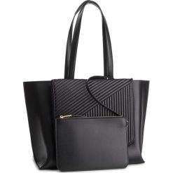 Torebka KARL LAGERFELD - 91KW3067 Black. Czarne torby na ramię KARL LAGERFELD, bez wzorów, ze skóry, na ramię, bez dodatków. W wyprzedaży za 889.00 zł.