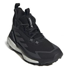 Trekkingi adidas. Czarne kozaki Adidas, z gore-texu, trekkingowe. Za 999.99 zł.