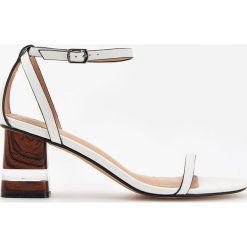 Skórzane sandały - Biały. Sandały Reserved. Za 299.99 zł.