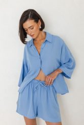 KOSZULA MEL NIEBIESKA XS - Flawless. Niebieskie koszule Flawless, xs, bez wzorów, z materiału, klasyczne, bez kołnierzyka, bez ramiączek. Za 397.00 zł.