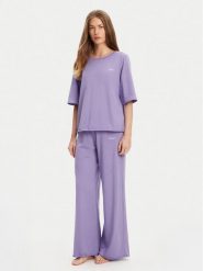 United Colors Of Benetton Piżama 35VB3P03P Fioletowy Loose Fit. Fioletowe piżamy United Colors of Benetton, bez wzorów, z bawełny, bez ramiączek. Za 179.99 zł.