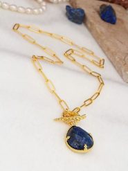 Pierres delicates Naszyjnik z zawieszką - dł. 47 cm rozmiar: onesize. Niebieskie naszyjniki Pierres delicates, z lazurytem, z mosiądzu. Za 43.99 zł.
