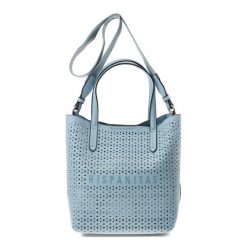 Niebieska Stylowa Damska Torebka Hispanitas. Niebieskie shopper Hispanitas, bez wzorów, z materiału, eleganckie, na ramię, z tłoczeniem, bez dodatków. Za 449.00 zł.