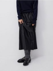 Długie skarpetki z wełną - ciemnoszary. Szare skarpety Reserved, bez wzorów, z dzianiny. W wyprzedaży za 22.99 zł.