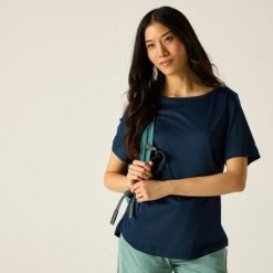 Damska koszulka z krótkim rękawem i logo Botanna, szybkoschnąca. Niebieskie bluzki Regatta, bez wzorów, z poliesteru, sportowe, bez kołnierzyka, bez ramiączek. Za 140.00 zł.