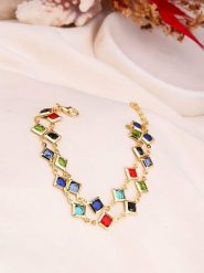 L'Atelier de Gaia Pozłacana bransoletka z elementami ozdobnymi rozmiar: onesize. Żółte bransoletki L'Atelier de Gaia, z kryształem, pozłacane. Za 34.99 zł.