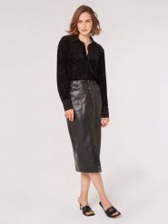Apricot Bluzka w kolorze czarnym rozmiar: XL. Czarne bluzki Apricot, xl, bez wzorów, bez kołnierzyka, bez ramiączek. Za 101.23 zł.